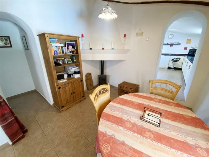 Image No.25-4 Bed Property for sale