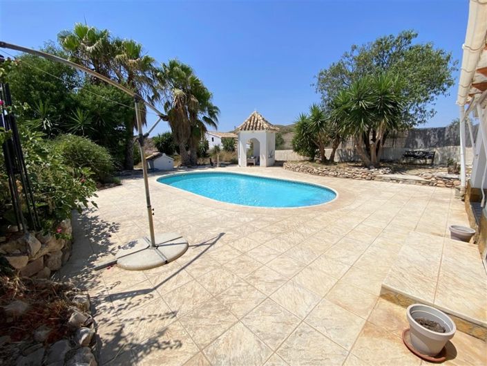 Image No.3-4 Bed Property for sale
