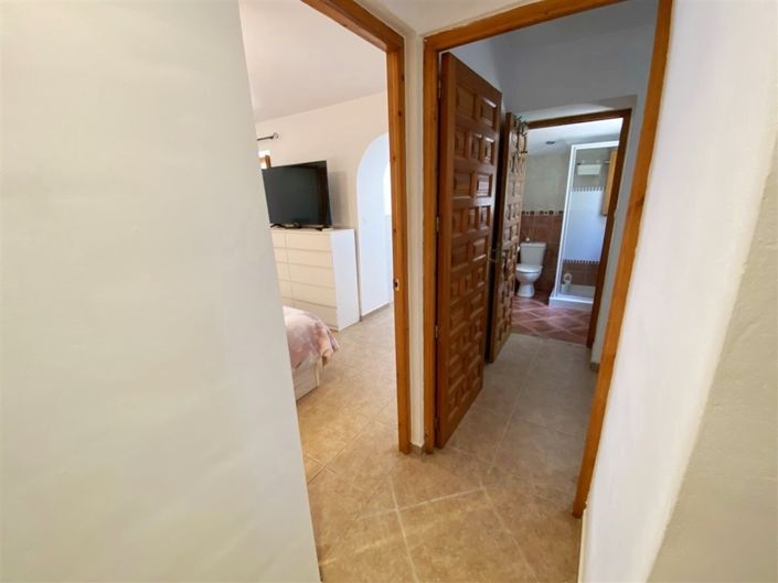 Image No.30-4 Bed Property for sale
