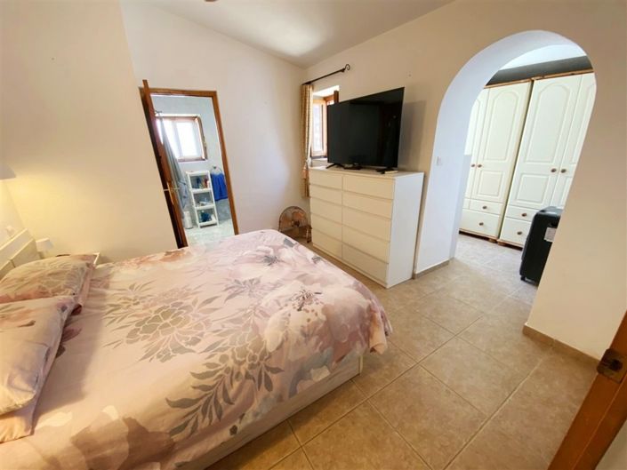 Image No.32-4 Bed Property for sale