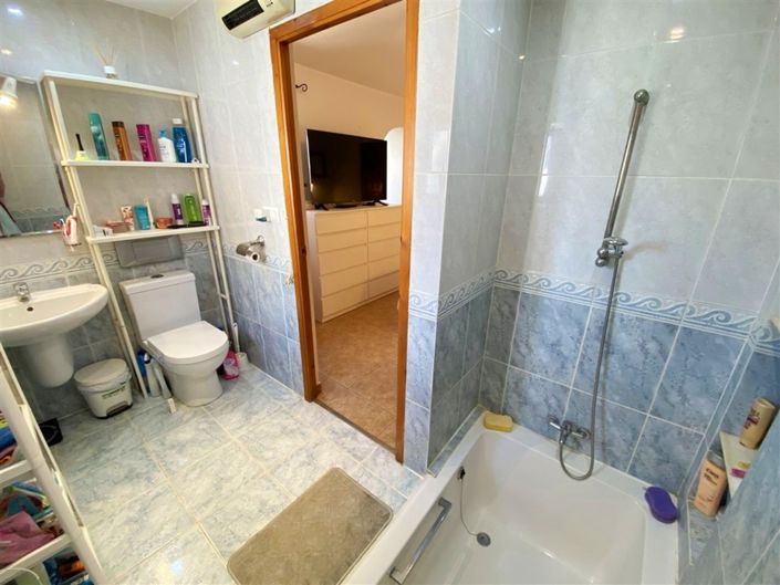 Image No.39-4 Bed Property for sale