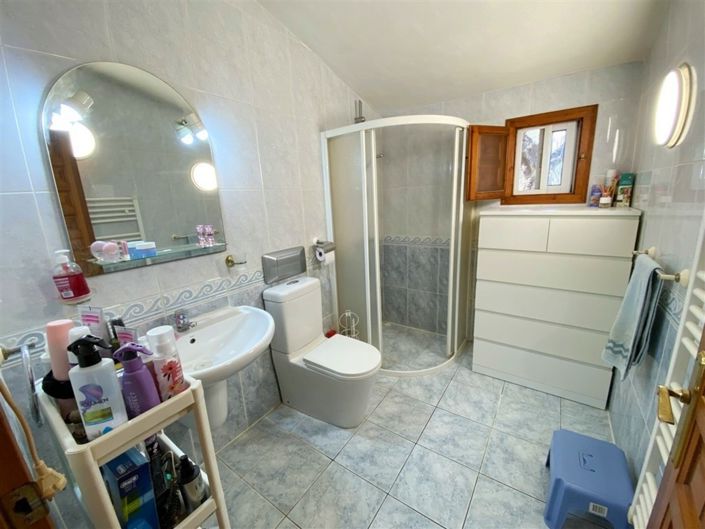 Image No.50-4 Bed Property for sale