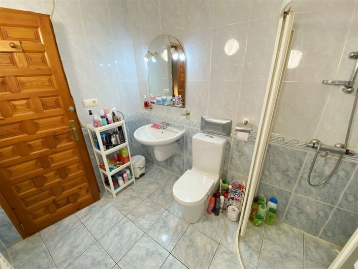 Image No.51-4 Bed Property for sale