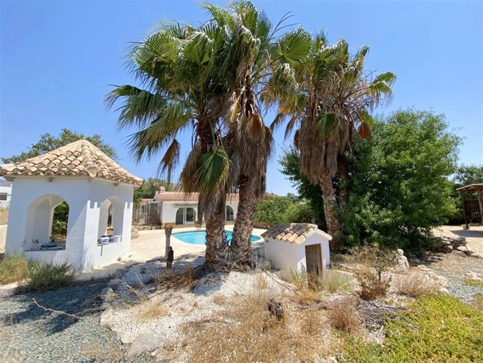 Image No.60-4 Bed Property for sale