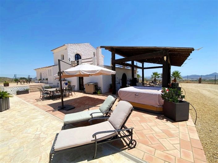 Image No.10-4 Bed Property for sale