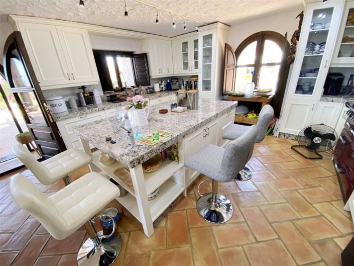 Image No.20-4 Bed Property for sale
