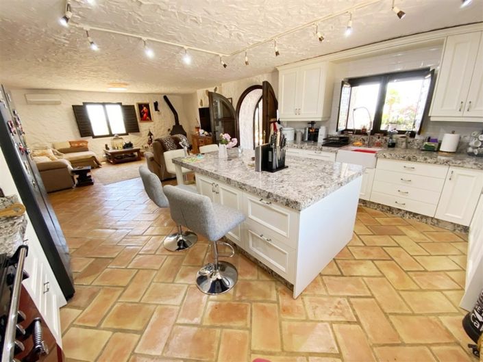 Image No.22-4 Bed Property for sale