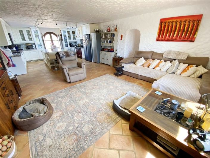 Image No.25-4 Bed Property for sale