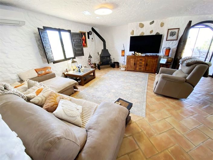 Image No.28-4 Bed Property for sale