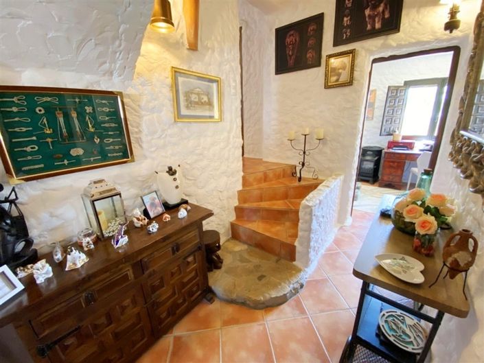 Image No.30-4 Bed Property for sale