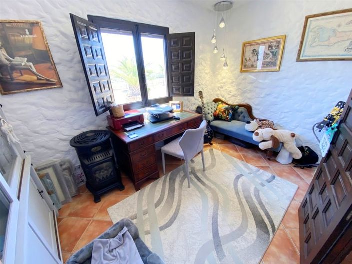 Image No.31-4 Bed Property for sale