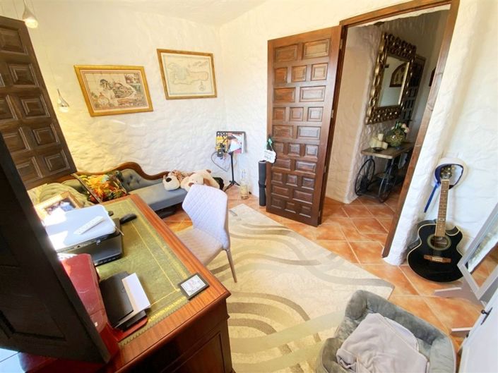Image No.33-4 Bed Property for sale