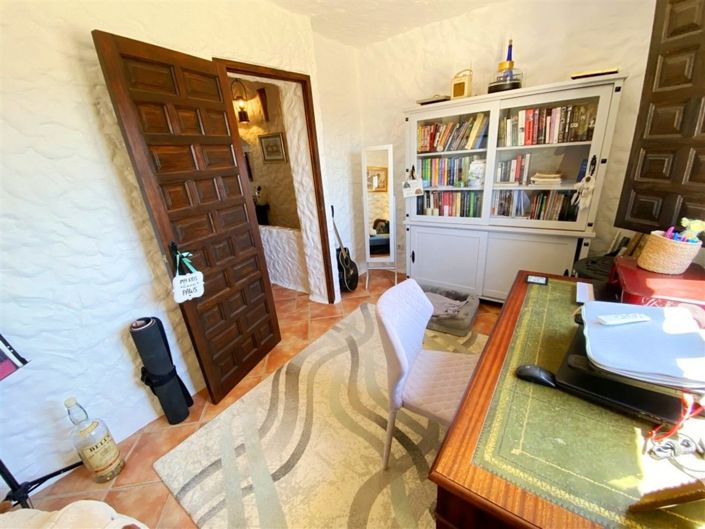 Image No.34-4 Bed Property for sale