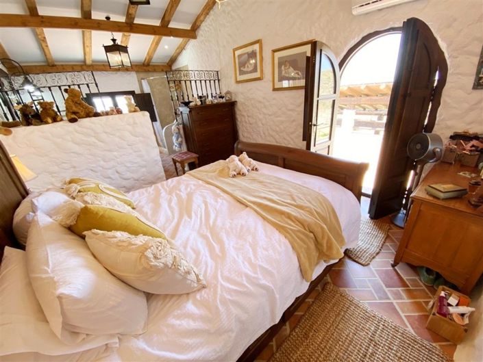 Image No.51-4 Bed Property for sale