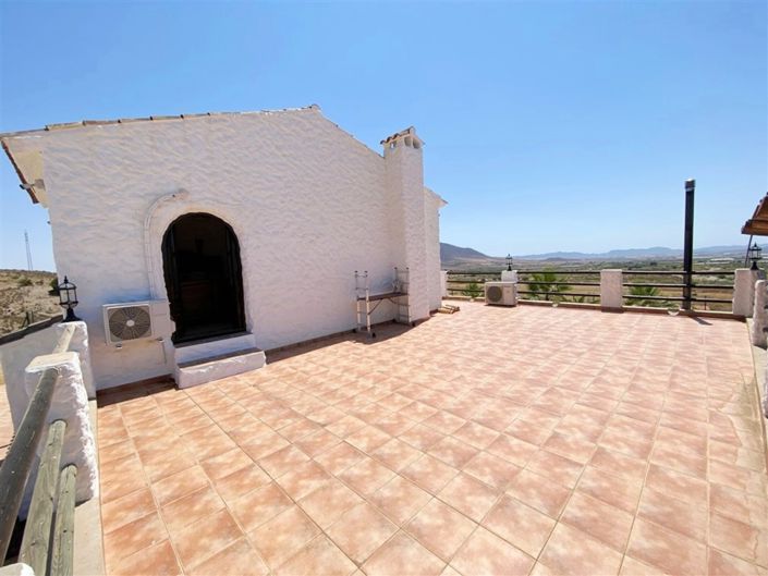 Image No.53-4 Bed Property for sale