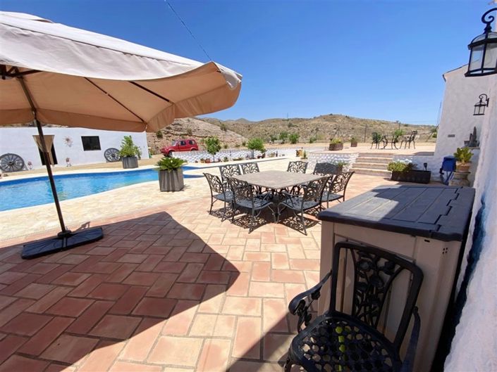 Image No.8-4 Bed Property for sale