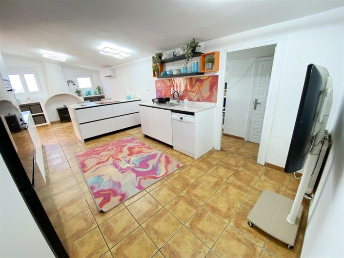 Image No.18-4 Bed Property for sale