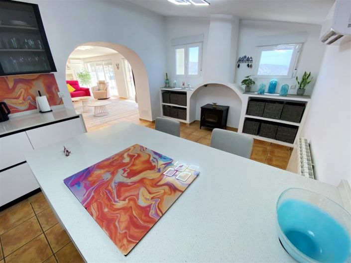 Image No.19-4 Bed Property for sale