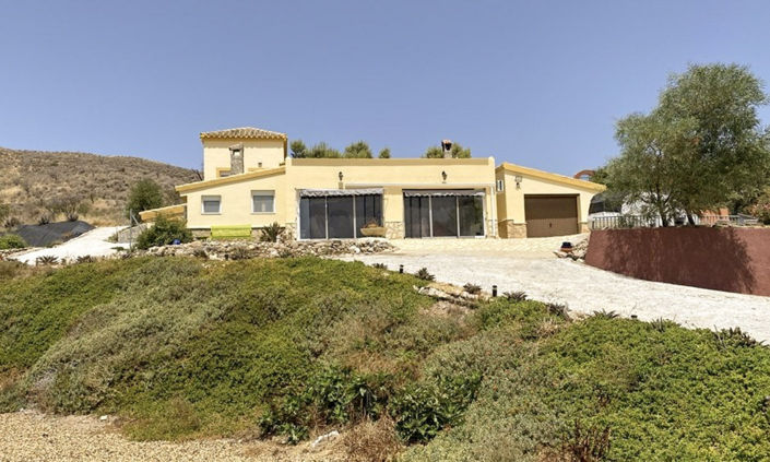 Image No.2-4 Bed Property for sale