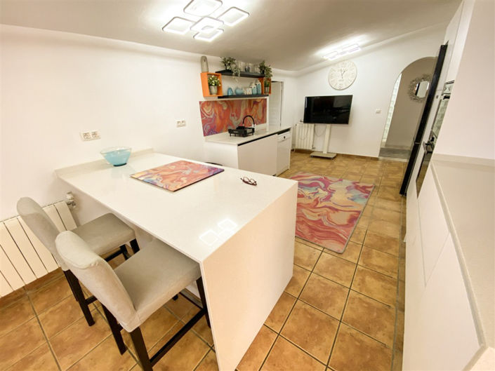 Image No.22-4 Bed Property for sale