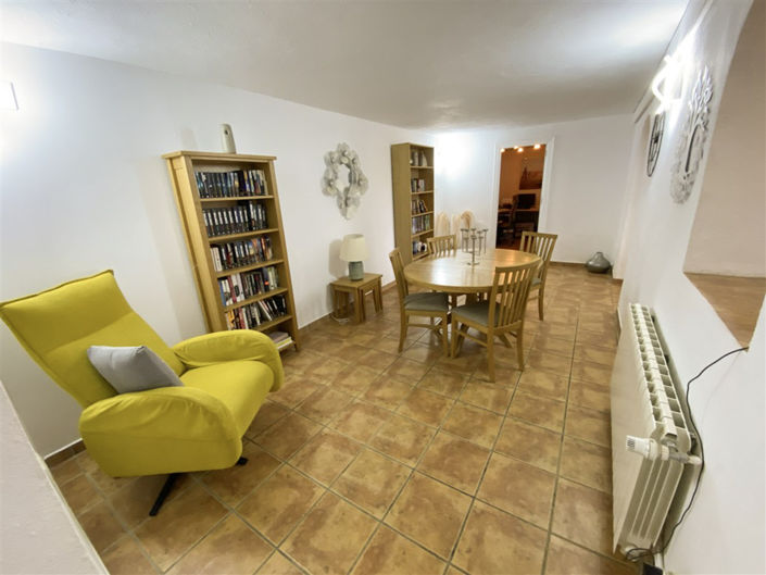 Image No.28-4 Bed Property for sale