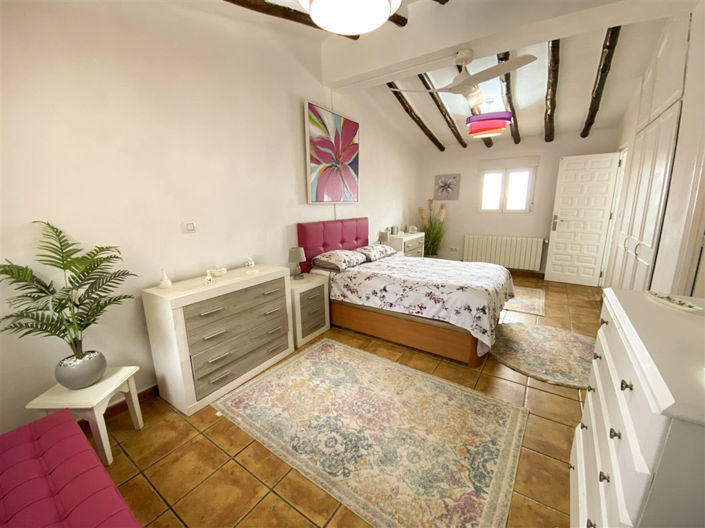 Image No.34-4 Bed Property for sale