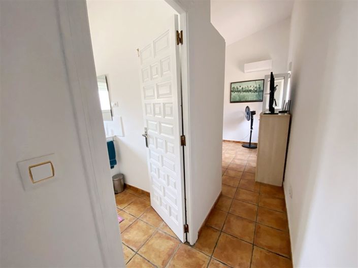 Image No.44-4 Bed Property for sale