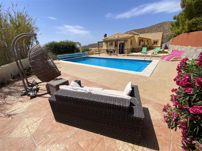 Image No.6-4 Bed Property for sale