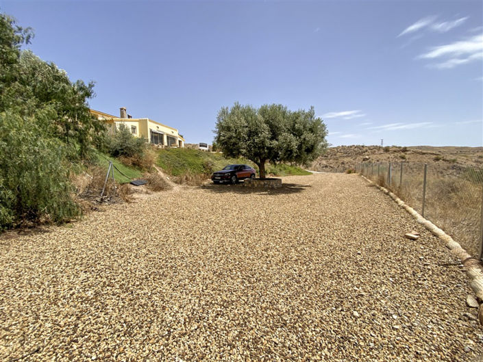 Image No.60-4 Bed Property for sale