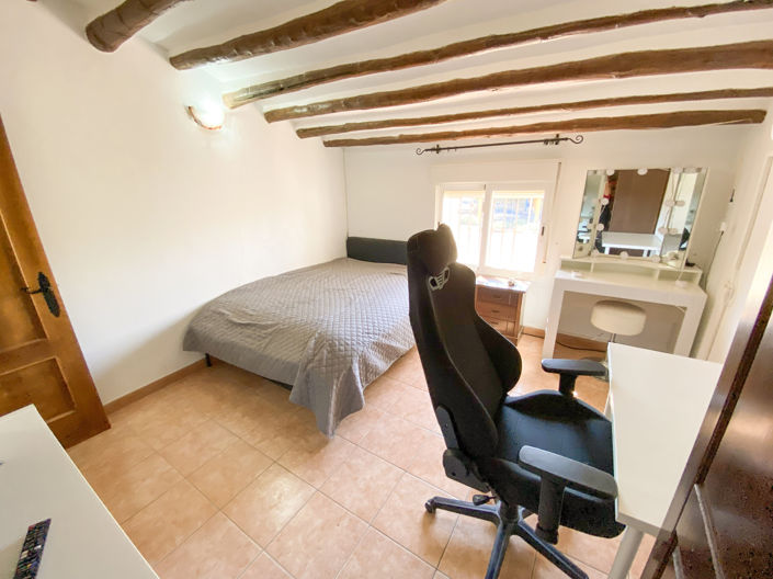 Image No.18-5 Bed Property for sale