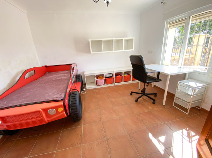 Image No.22-5 Bed Property for sale