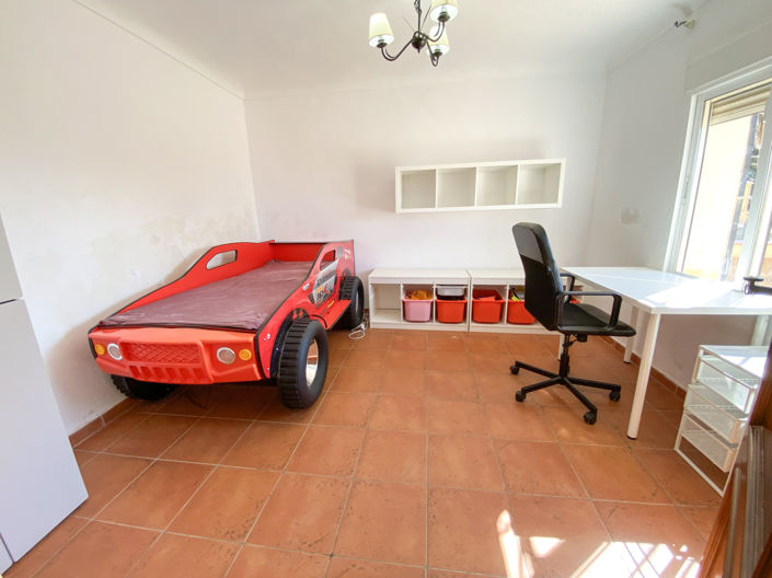 Image No.23-5 Bed Property for sale