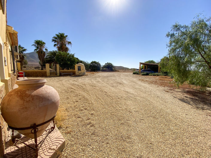 Image No.31-5 Bed Property for sale