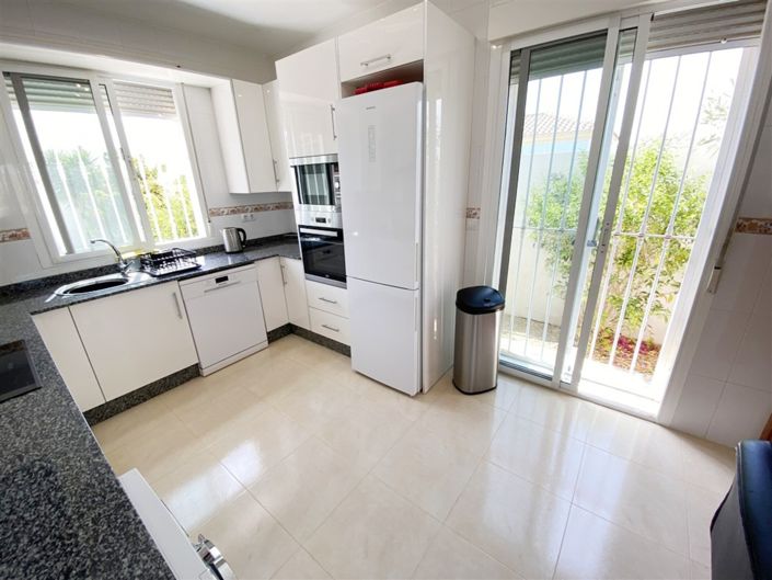 Image No.18-3 Bed Villa for sale