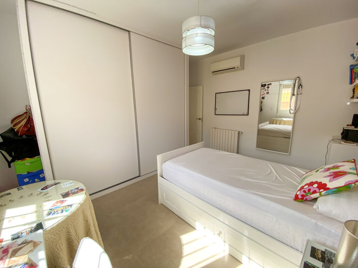 Image No.20-4 Bed Duplex for sale