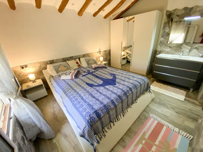 Image No.35-4 Bed Property for sale