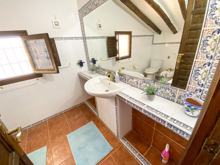 Image No.49-4 Bed Property for sale