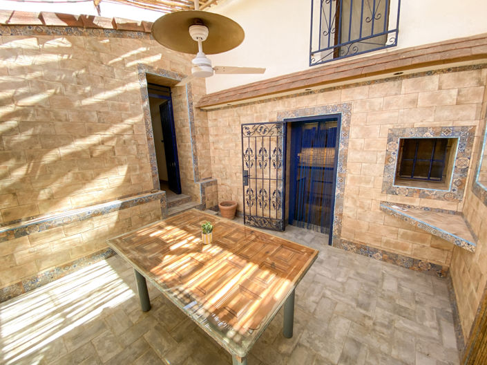 Image No.60-4 Bed Property for sale