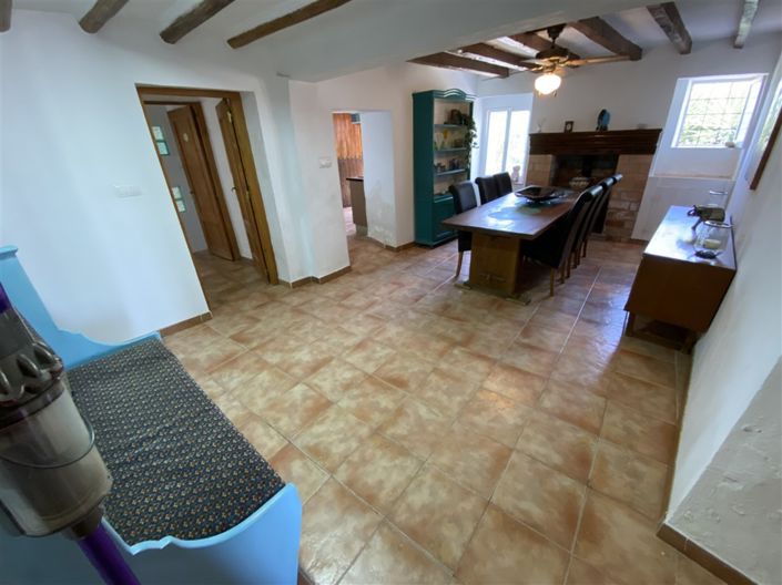 Image No.17-8 Bed Commercial for sale