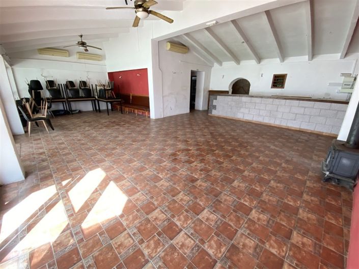 Image No.21-8 Bed Commercial for sale