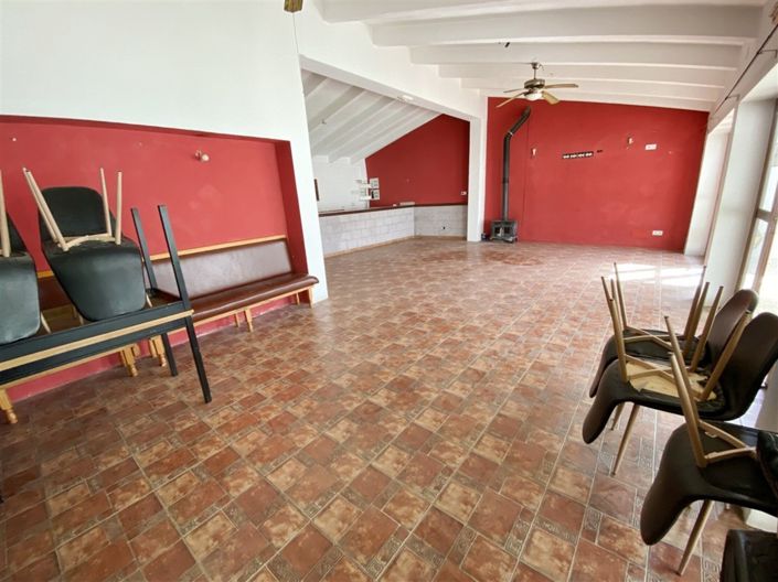 Image No.22-8 Bed Commercial for sale