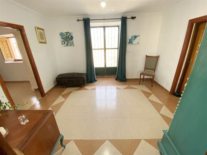 Image No.40-8 Bed Commercial for sale