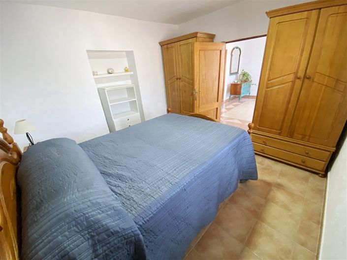 Image No.46-8 Bed Commercial for sale