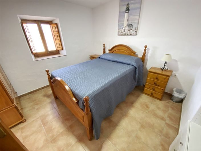 Image No.48-8 Bed Commercial for sale