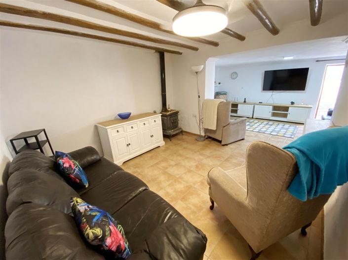 Image No.8-8 Bed Commercial for sale