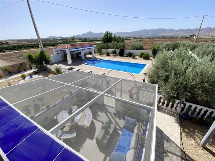 Image No.2-4 Bed Property for sale