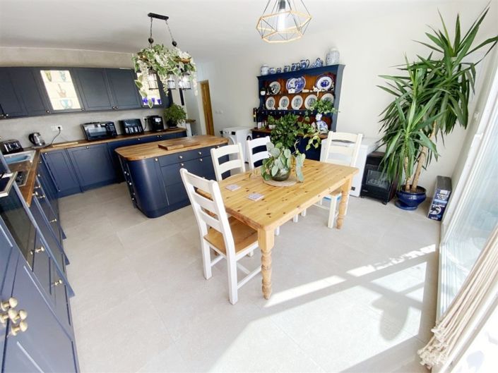 Image No.21-4 Bed Property for sale
