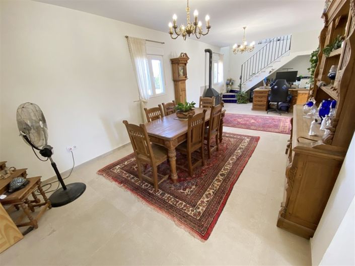 Image No.30-4 Bed Property for sale