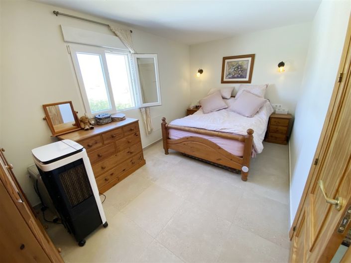 Image No.35-4 Bed Property for sale