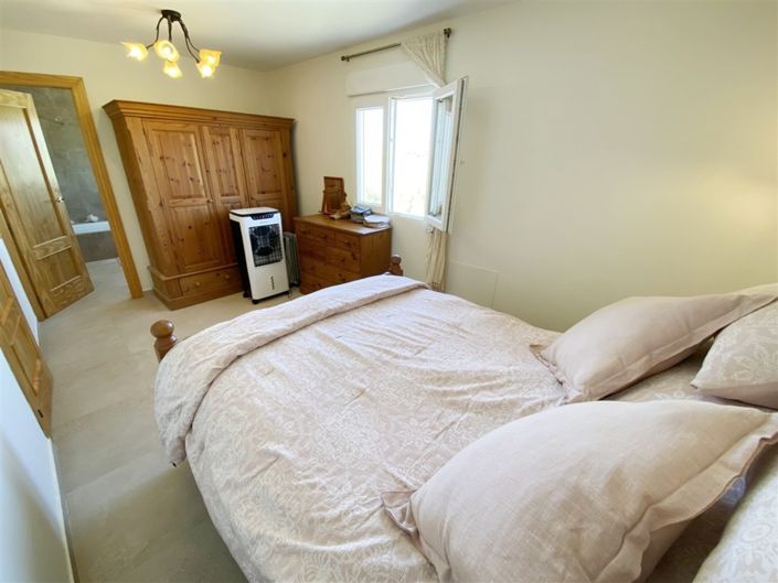 Image No.36-4 Bed Property for sale